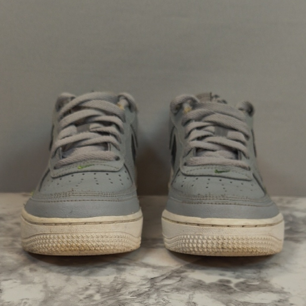 Nike Air Force 1 Low GS Light Smoke Gray Sneakers Size 4.5Y - Picture 2 of 12
